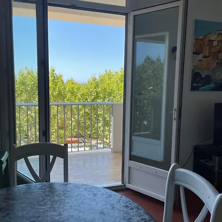 Sea Apartment